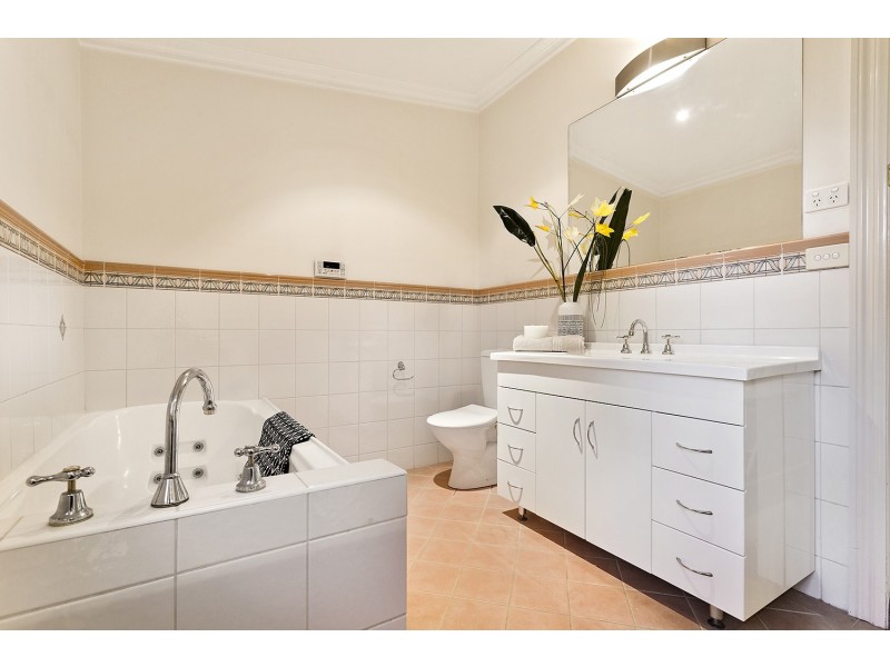 24 Lachlan Road, Boronia VIC 3155