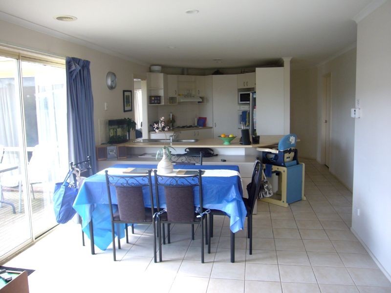 11 Grierson Drive, Kilsyth VIC 3137