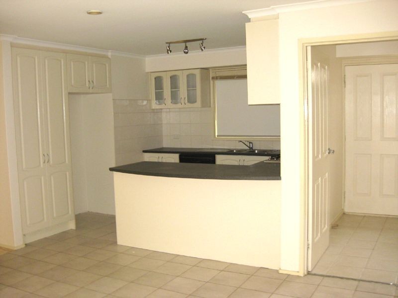 16 Kedleston Way, Rowville VIC 3178