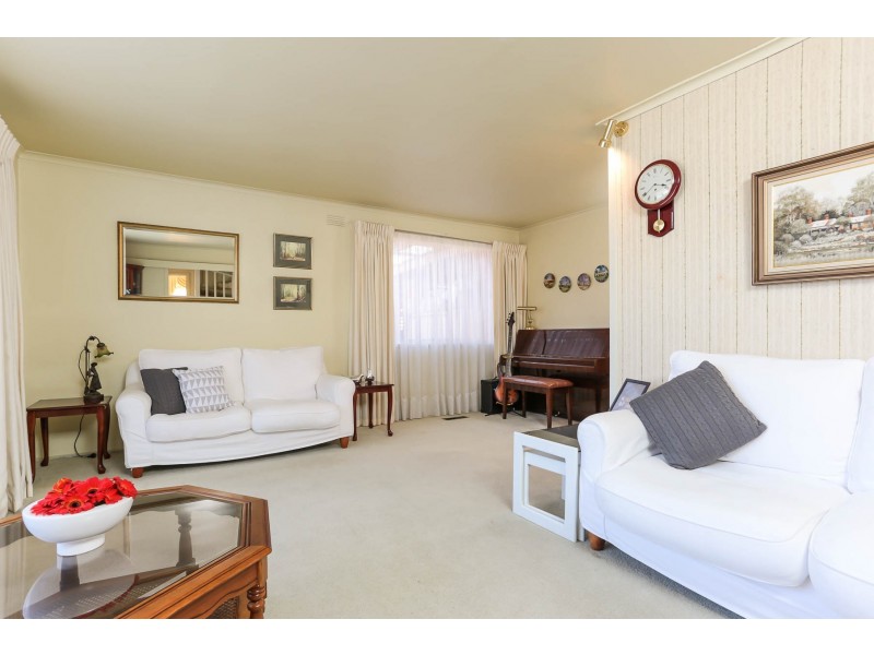 8 Duncan Avenue, Boronia VIC 3155