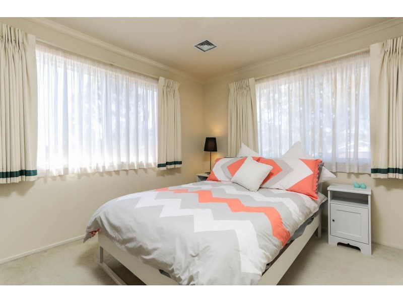 8 Duncan Avenue, Boronia VIC 3155