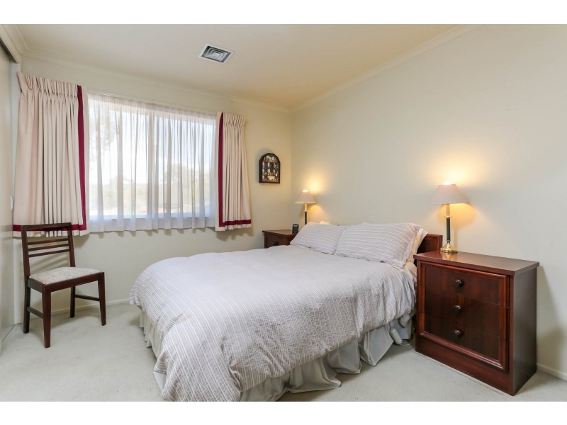 8 Duncan Avenue, Boronia VIC 3155