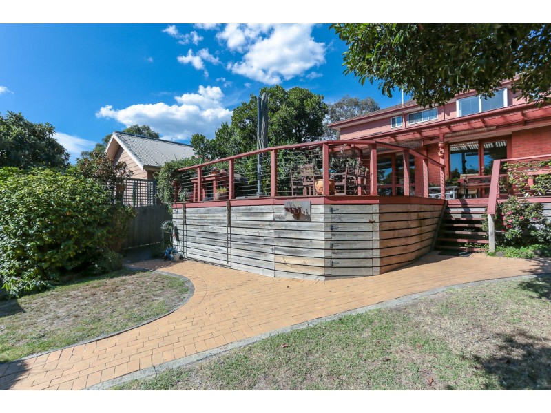 8 Duncan Avenue, Boronia VIC 3155