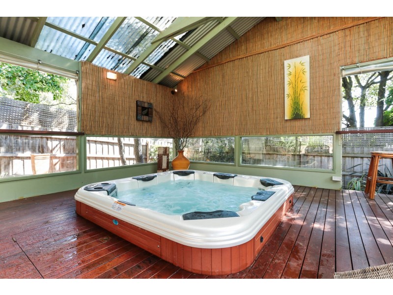 8 Duncan Avenue, Boronia VIC 3155