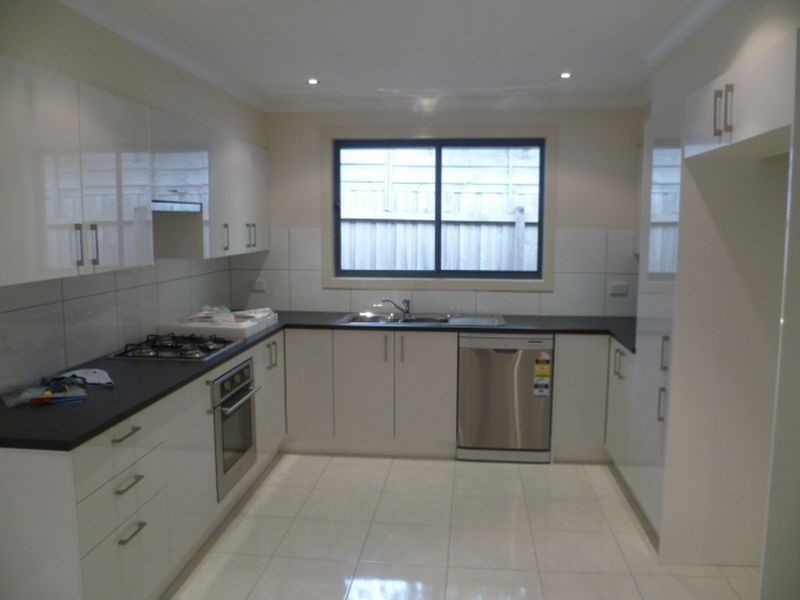 2/24 Illawara Crescent, Bayswater North VIC 3153