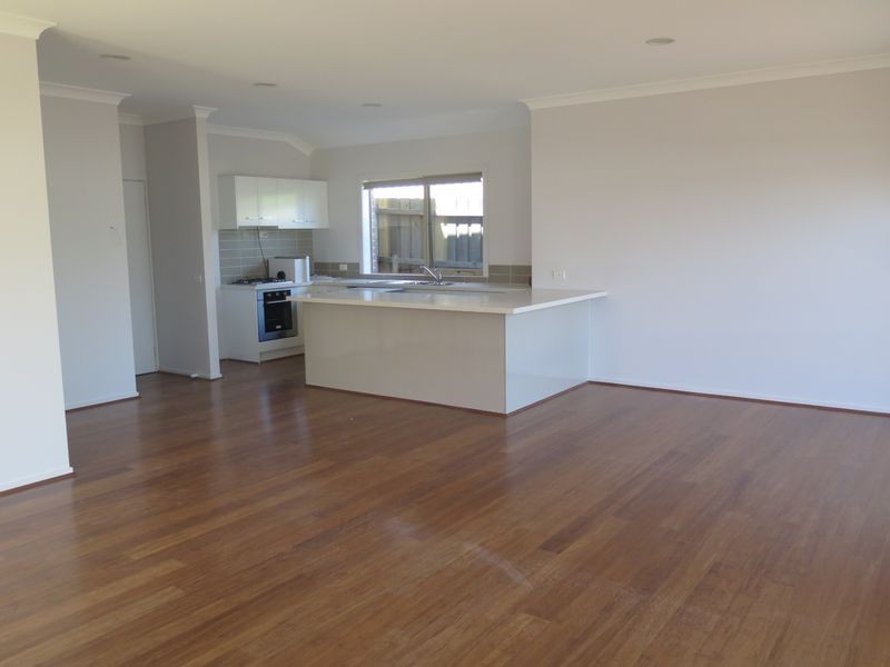 2/21 Beverley Street, Scoresby VIC 3179