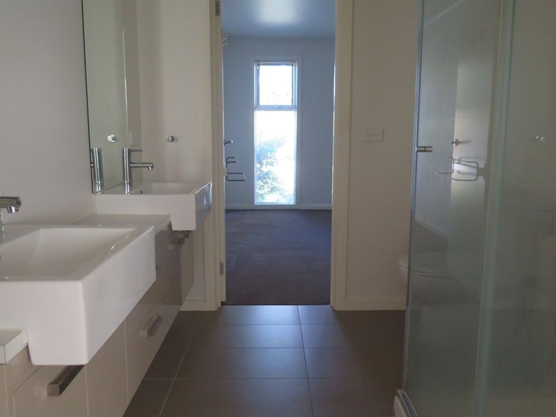 2/8 Pine Crescent, Boronia VIC 3155