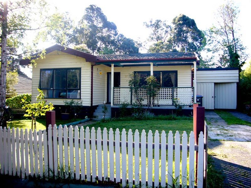 27 Royalden Close, Boronia VIC 3155