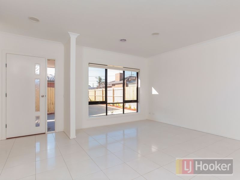 2/27 Adele Avenue, Ferntree Gully VIC 3156