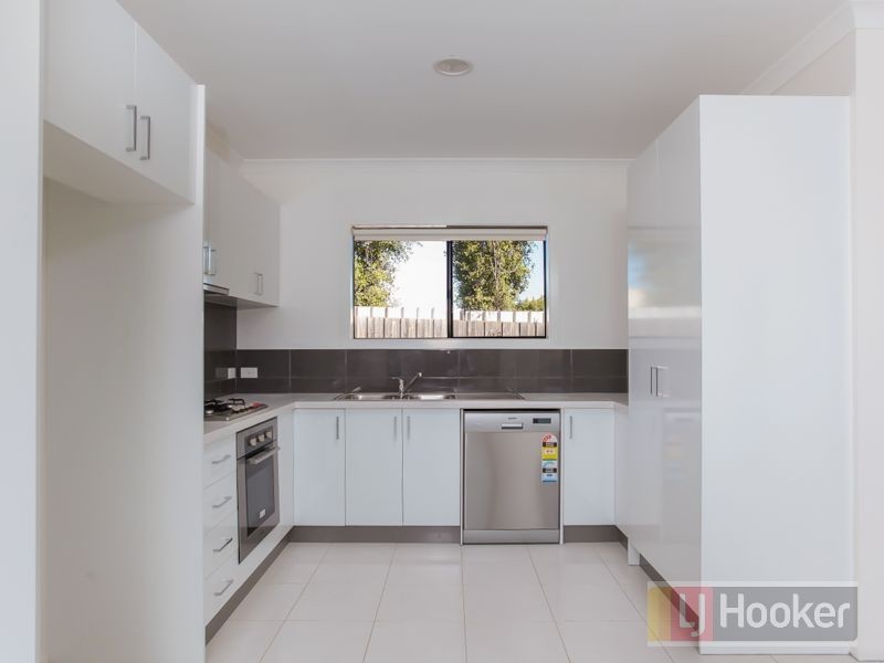 2/27 Adele Avenue, Ferntree Gully VIC 3156