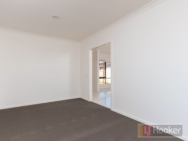 2/27 Adele Avenue, Ferntree Gully VIC 3156