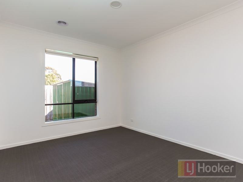 2/27 Adele Avenue, Ferntree Gully VIC 3156