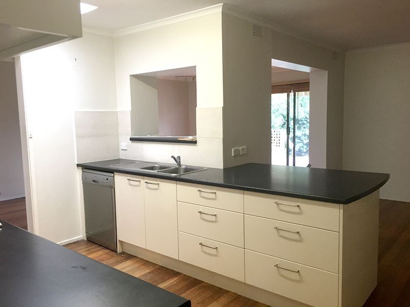 18 Adele Avenue, Ferntree Gully VIC 3156