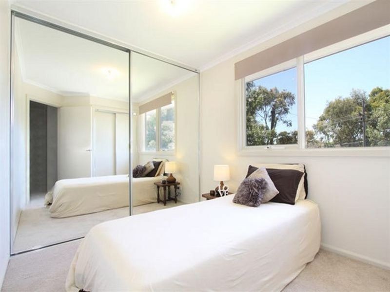 1/32 Hawthorn Road, Burwood East VIC 3151