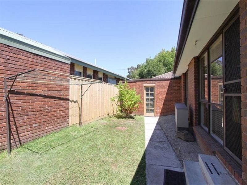 1/32 Hawthorn Road, Burwood East VIC 3151