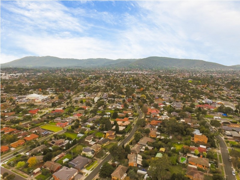 15 Edinburgh Road, Bayswater VIC 3153