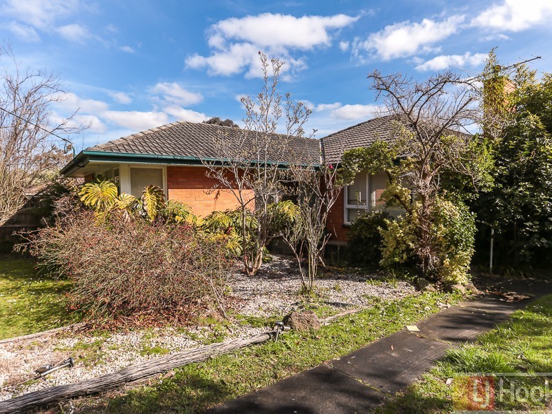 10 Deschamp Crescent, Rowville VIC 3178