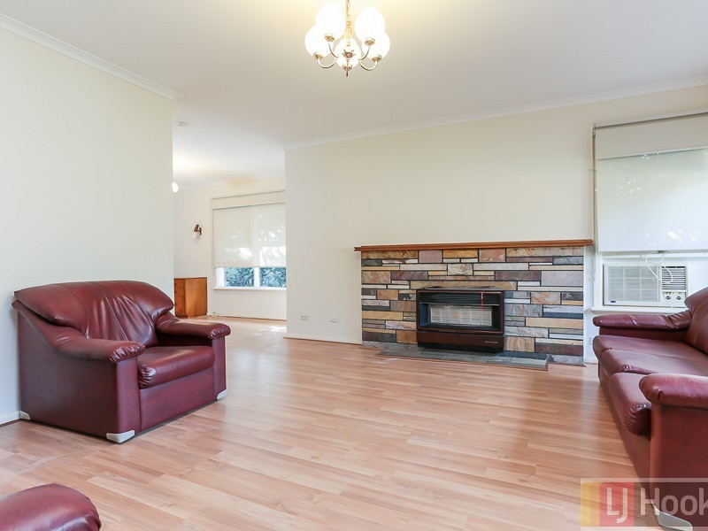 10 Deschamp Crescent, Rowville VIC 3178