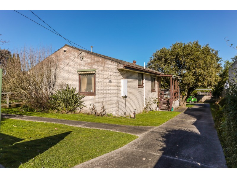 33 Lynn Drive, Ferntree Gully VIC 3156