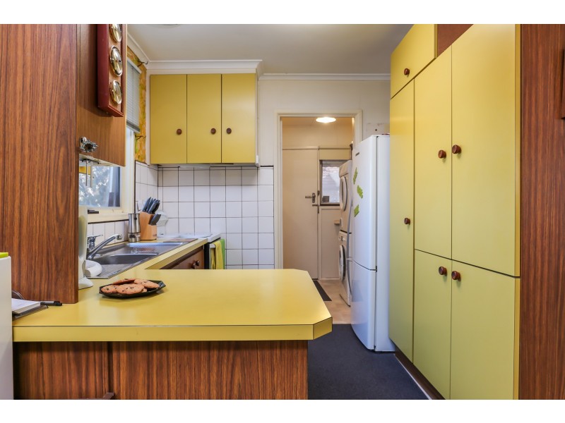 33 Lynn Drive, Ferntree Gully VIC 3156