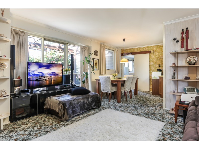 33 Lynn Drive, Ferntree Gully VIC 3156