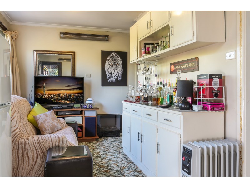 33 Lynn Drive, Ferntree Gully VIC 3156