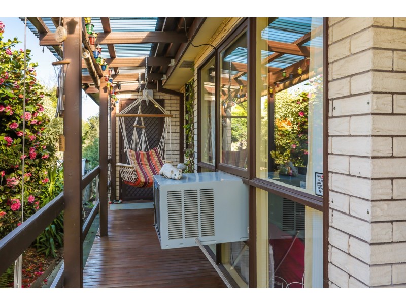 33 Lynn Drive, Ferntree Gully VIC 3156