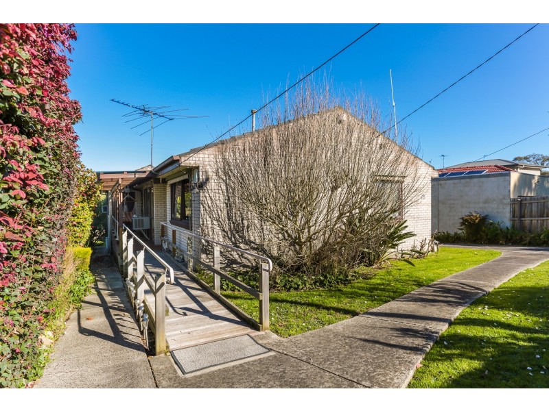 33 Lynn Drive, Ferntree Gully VIC 3156