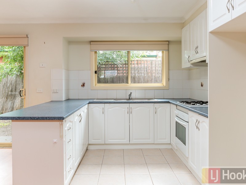 2/13 Hamilton Road, Bayswater North VIC 3153