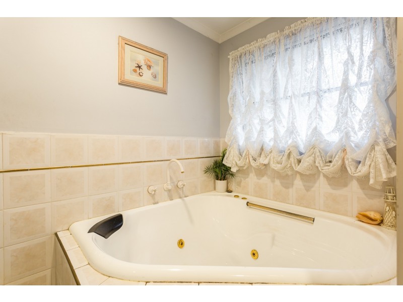 5 Windsor Close, Boronia VIC 3155