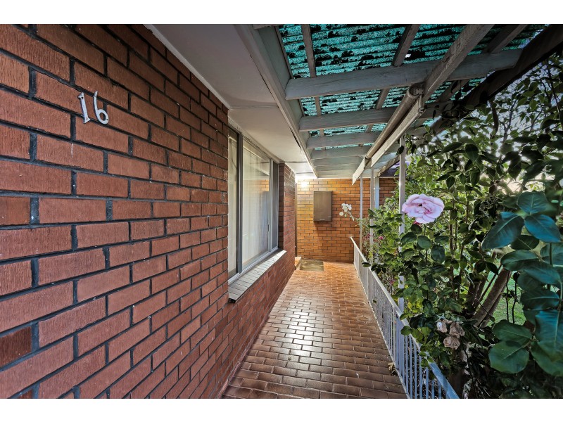 16 Burke Road, Ferntree Gully VIC 3156