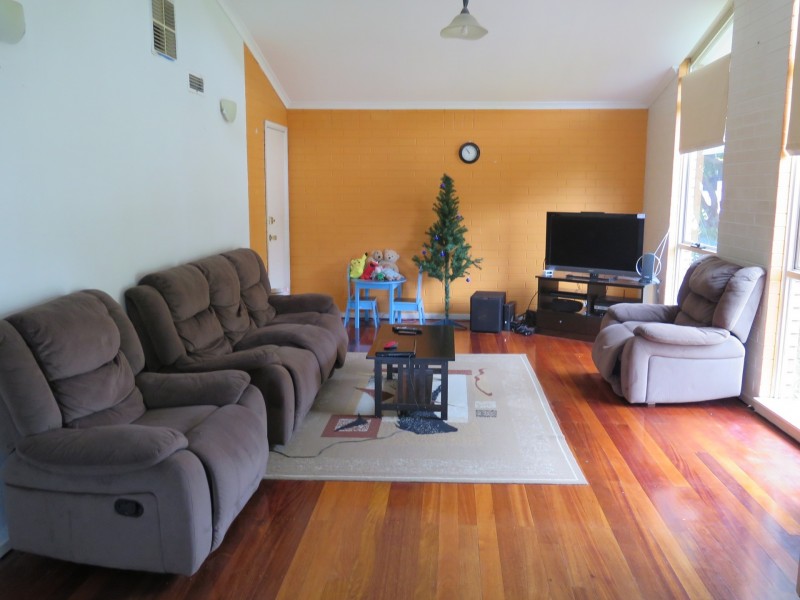 2 Greenham Crescent, Mount Waverley VIC 3149