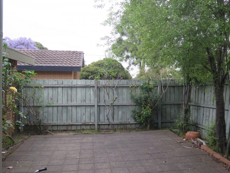 2 Greenham Crescent, Mount Waverley VIC 3149