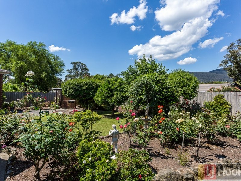 6 Nairana Court, Ferntree Gully VIC 3156