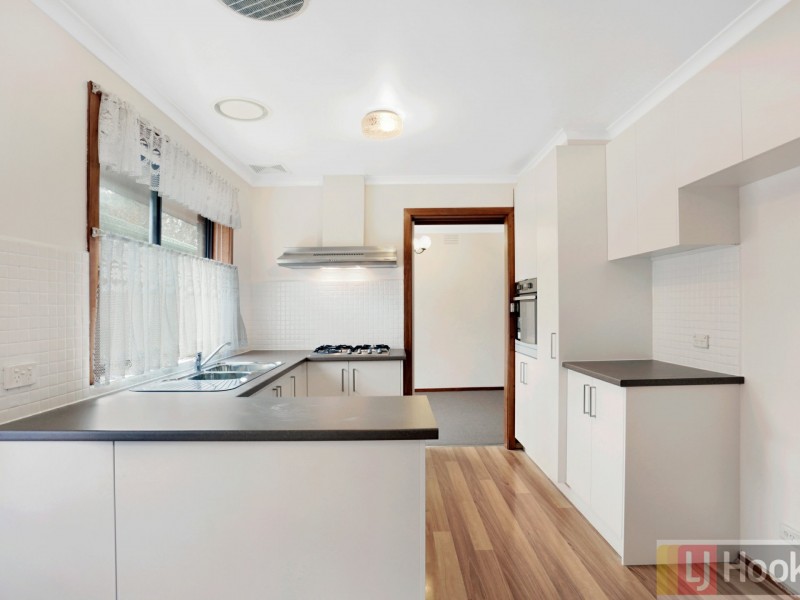 6 Coachmans Square, Wantirna VIC 3152