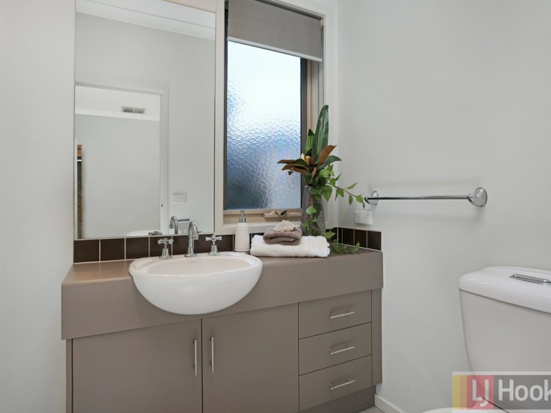 2/4 Saltbush Court, Rowville VIC 3178