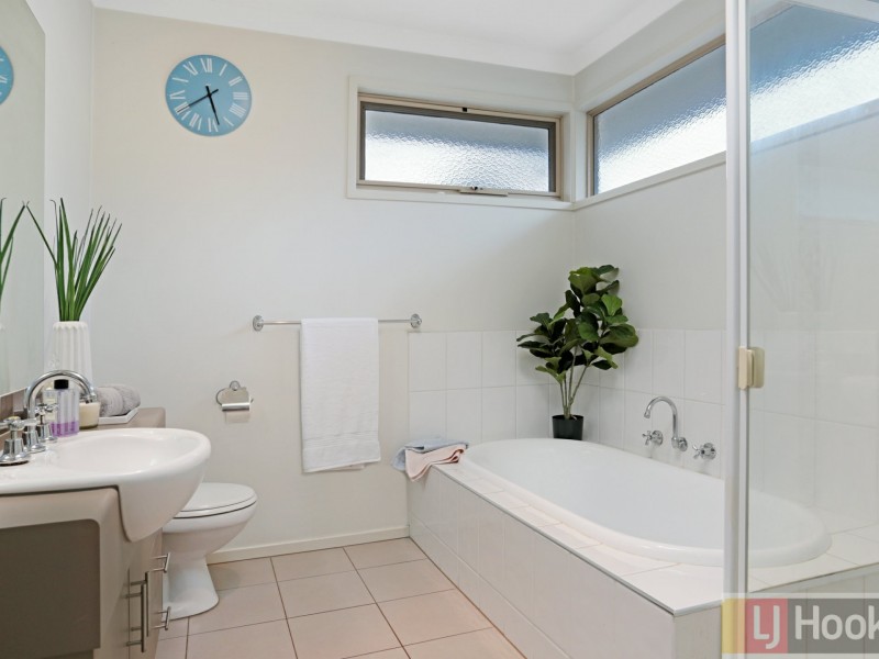 2/4 Saltbush Court, Rowville VIC 3178