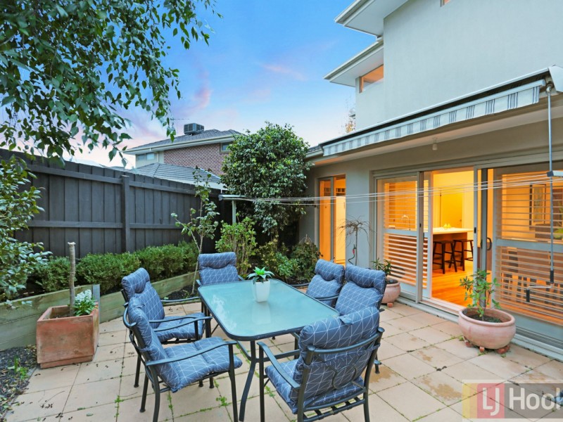 2/4 Saltbush Court, Rowville VIC 3178