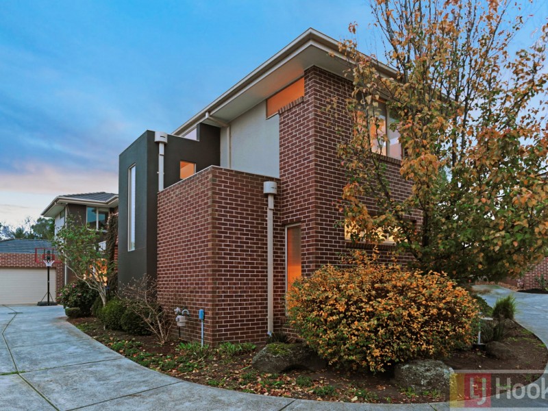 2/4 Saltbush Court, Rowville VIC 3178