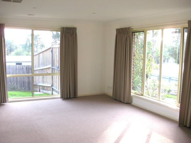 40 Glen Dhu Road, Kilsyth VIC 3137