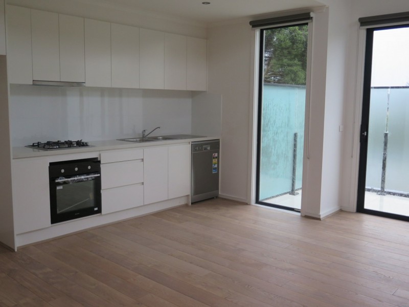 2/8 Elm Street, Bayswater VIC 3153