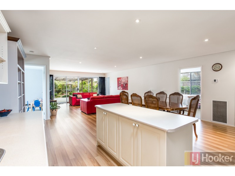 108 Rickards Avenue, Knoxfield VIC 3180