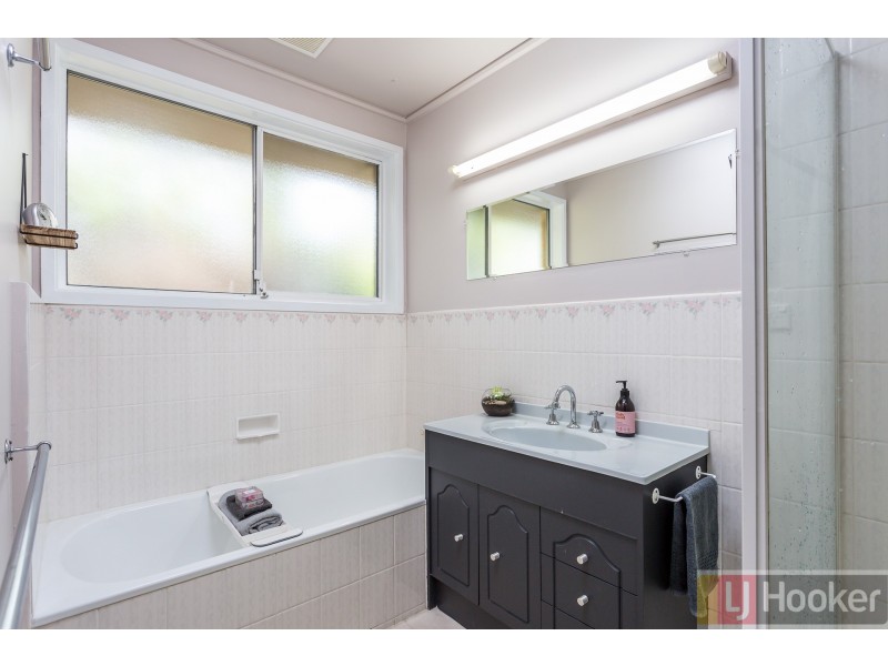 108 Rickards Avenue, Knoxfield VIC 3180