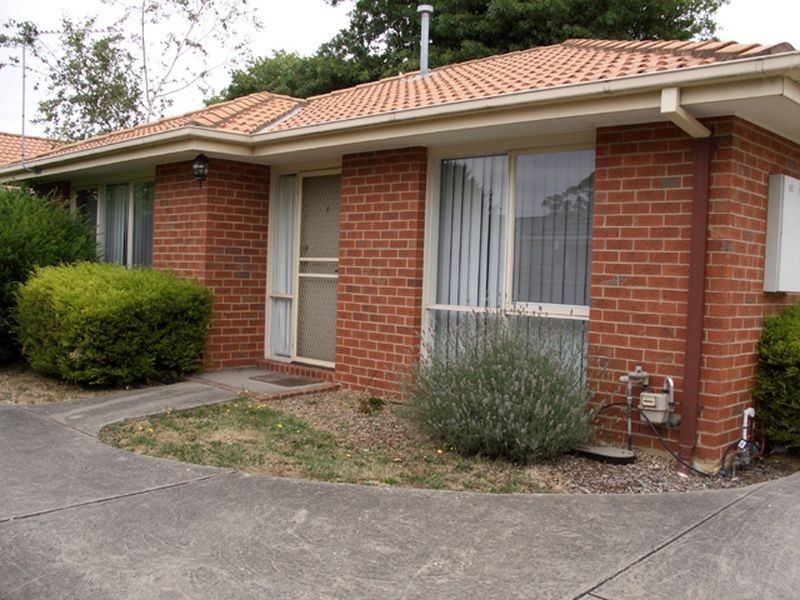 2/11 The Avenue, Ferntree Gully VIC 3156