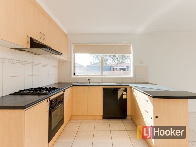 17 Jasa Crescent, Cranbourne West VIC 3977