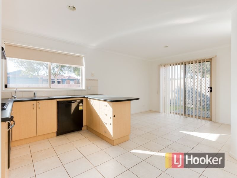 17 Jasa Crescent, Cranbourne West VIC 3977