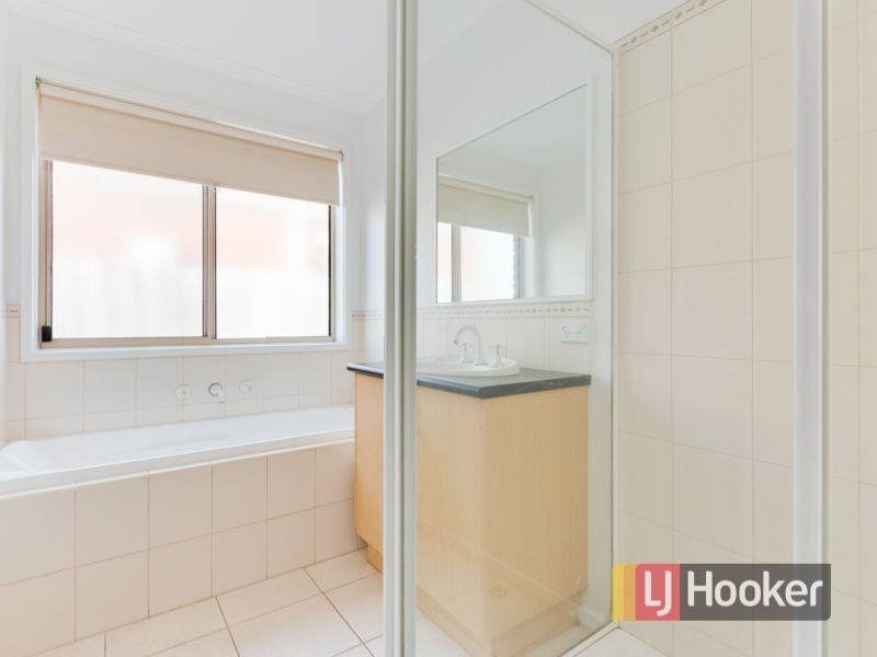 17 Jasa Crescent, Cranbourne West VIC 3977