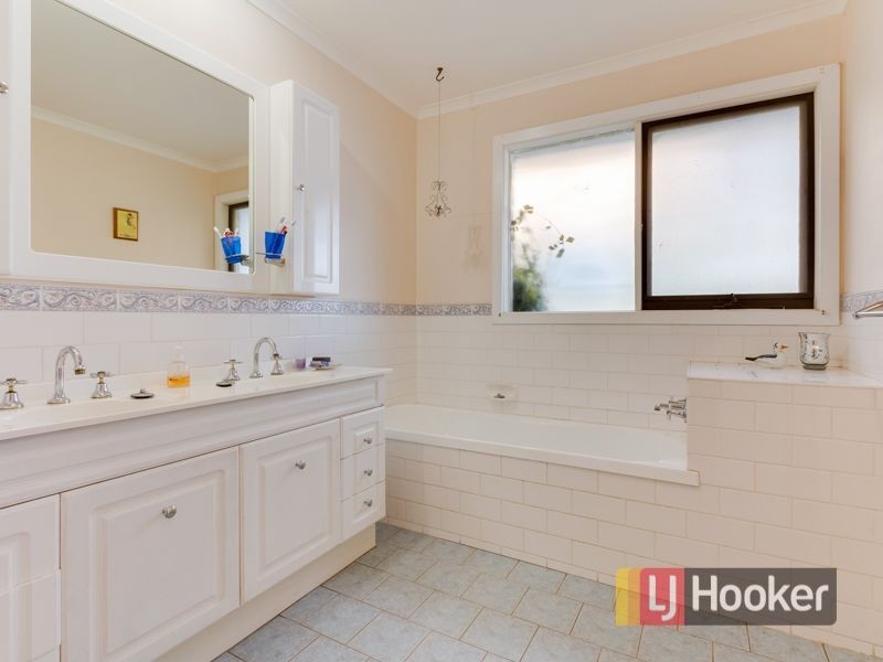 32 Collison Road, Cranbourne East VIC 3977