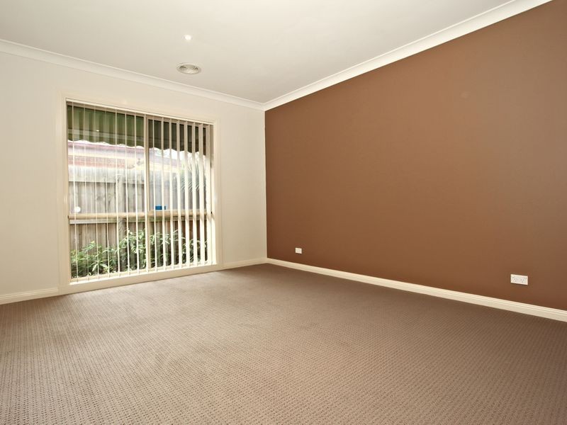 17 Bruce Street, Cranbourne VIC 3977