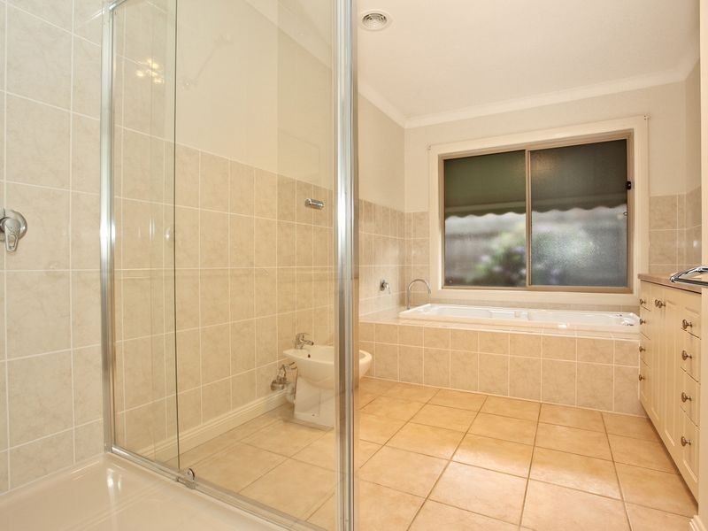 17 Bruce Street, Cranbourne VIC 3977